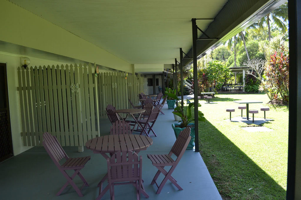 Bramston Beach Motel エクステリア 写真