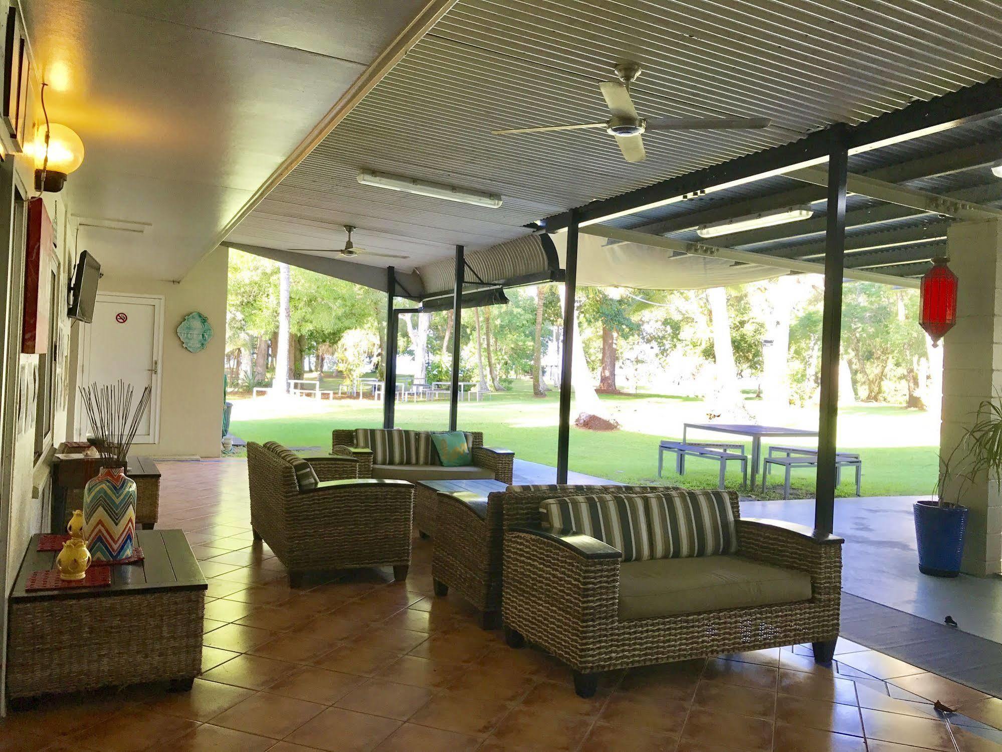 Bramston Beach Motel エクステリア 写真