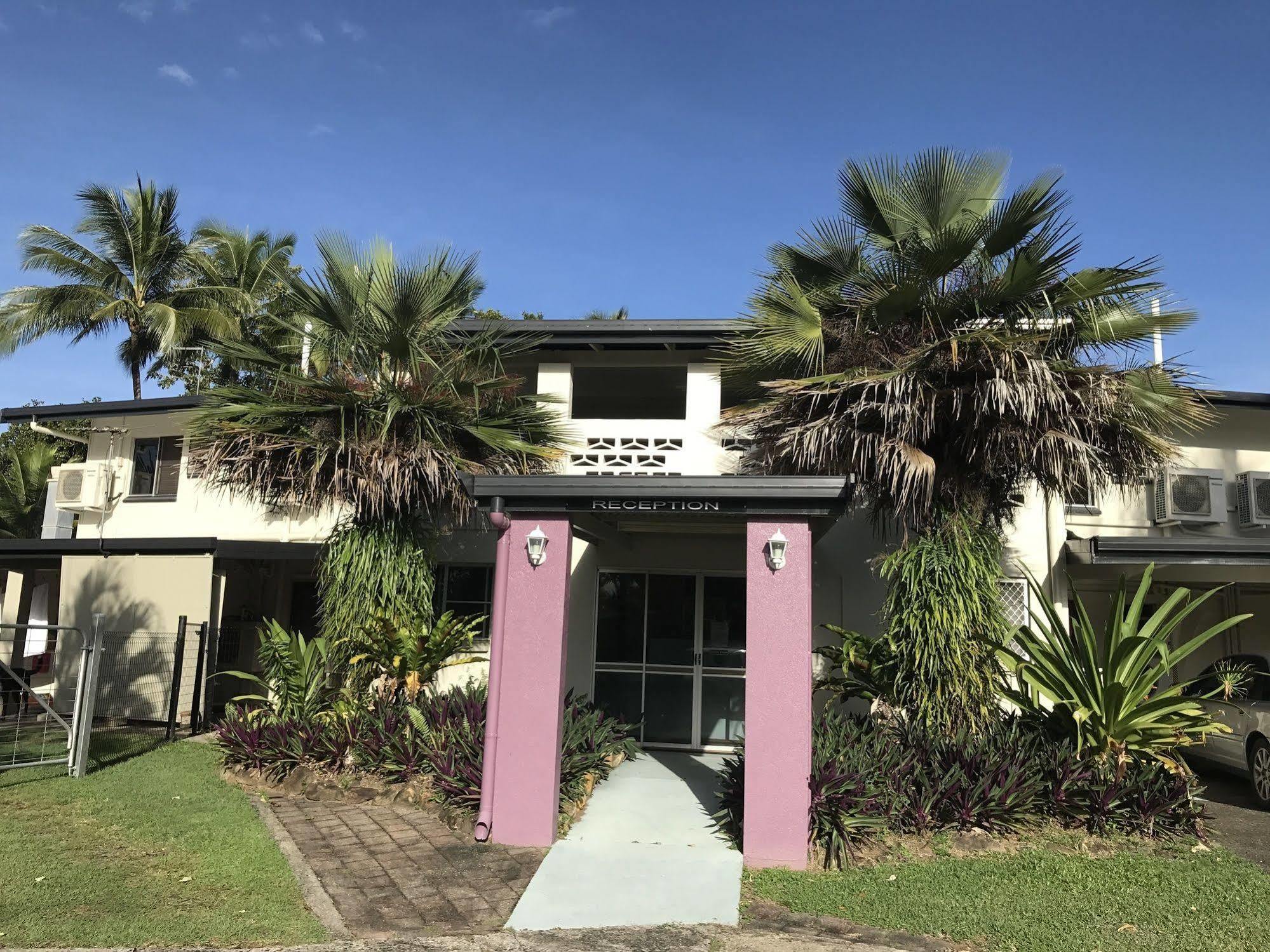 Bramston Beach Motel エクステリア 写真