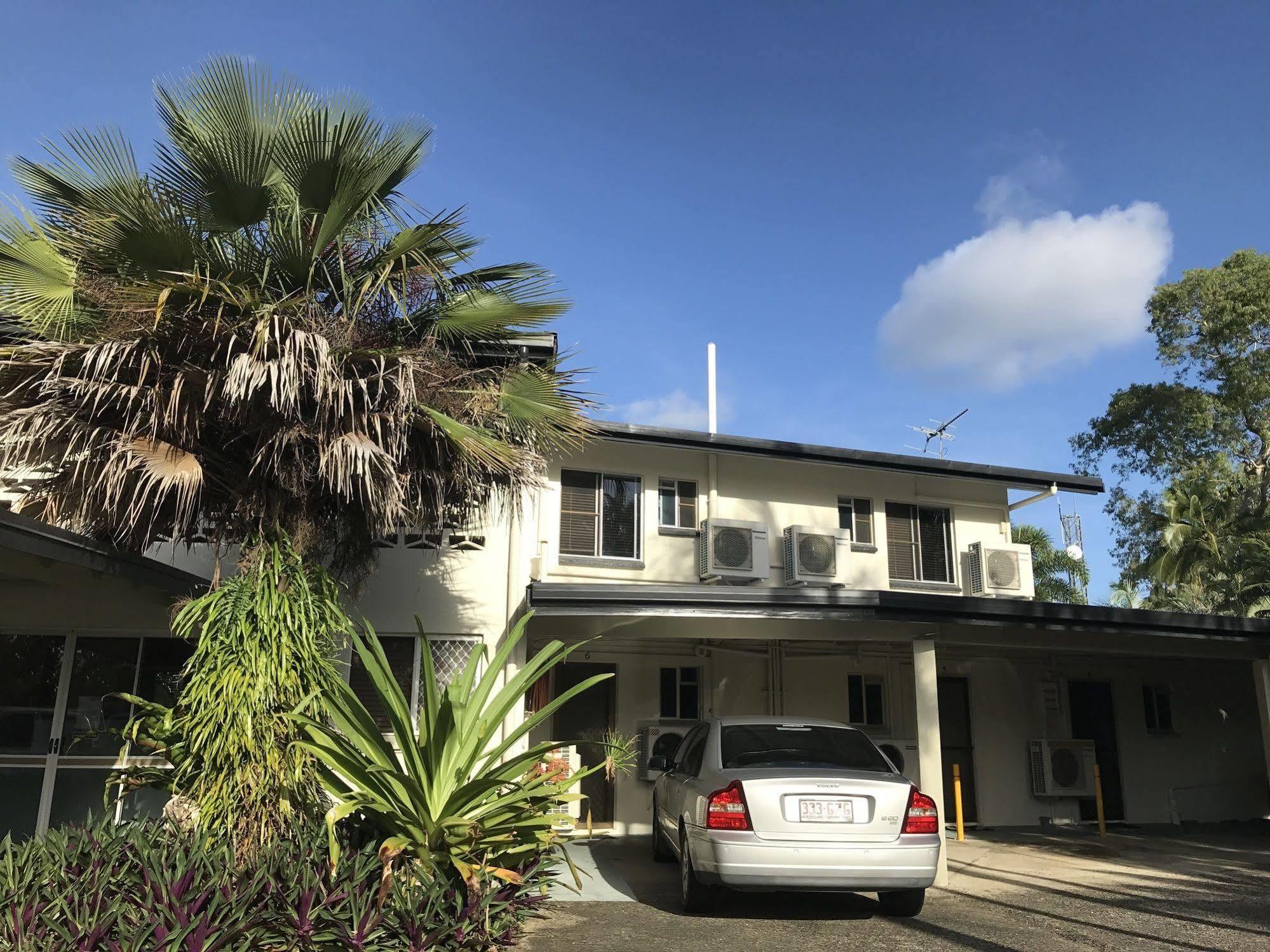 Bramston Beach Motel エクステリア 写真