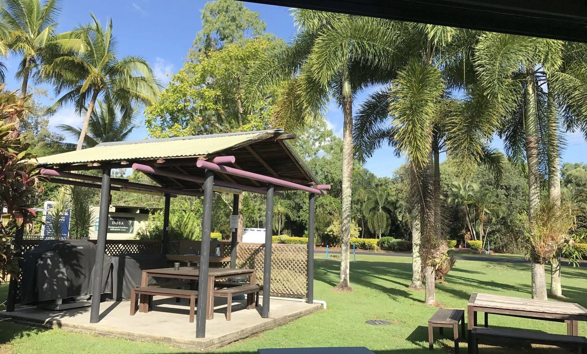 Bramston Beach Motel エクステリア 写真