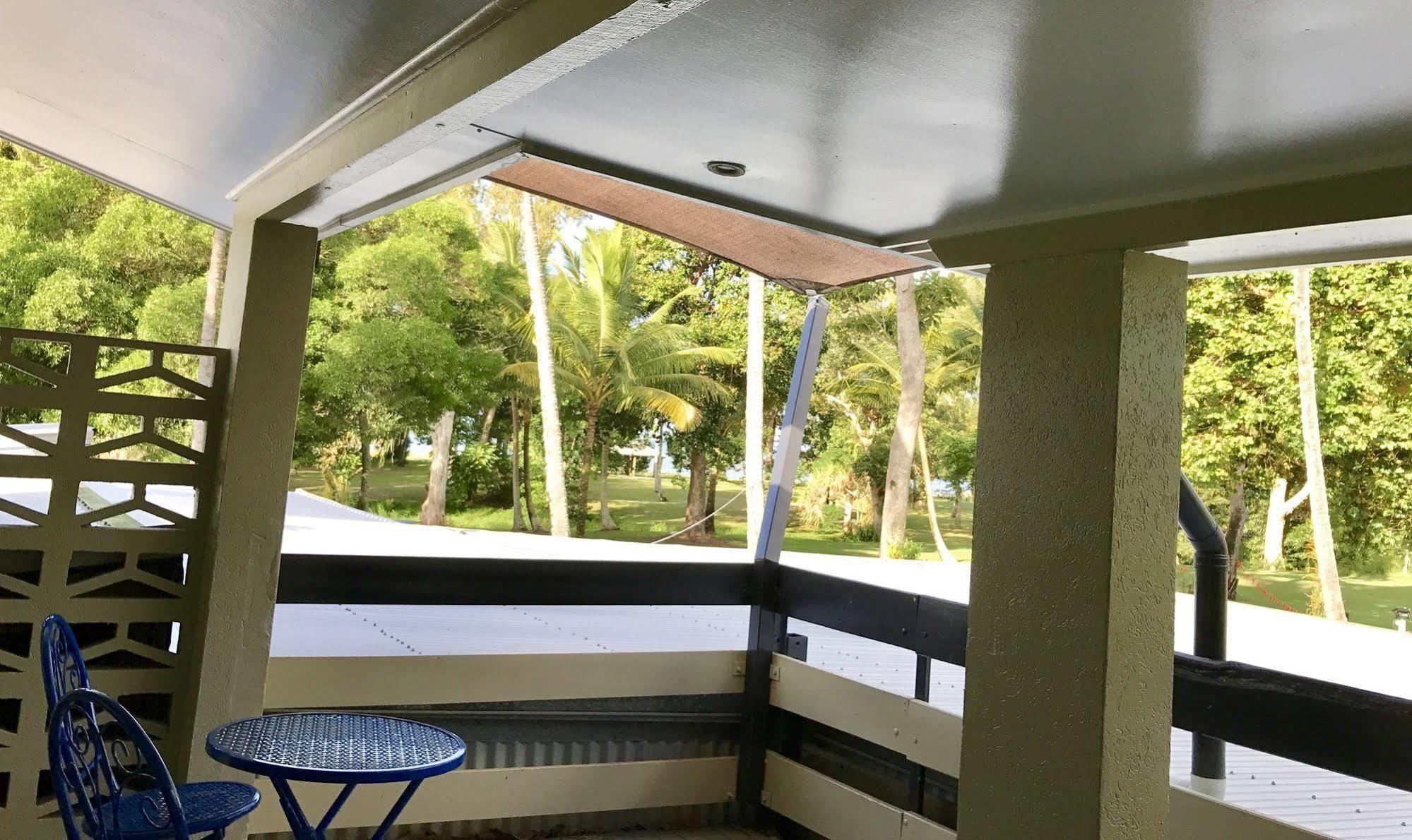 Bramston Beach Motel エクステリア 写真