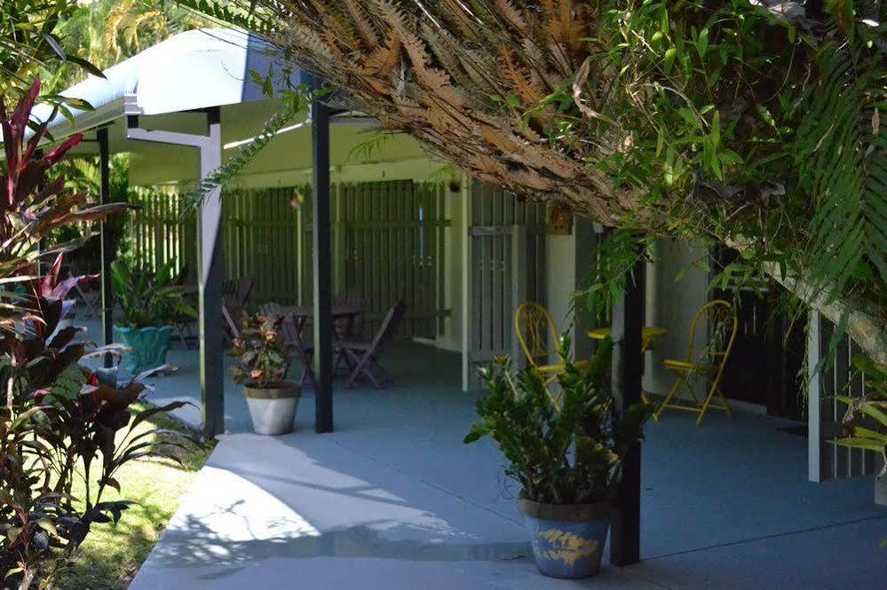 Bramston Beach Motel エクステリア 写真